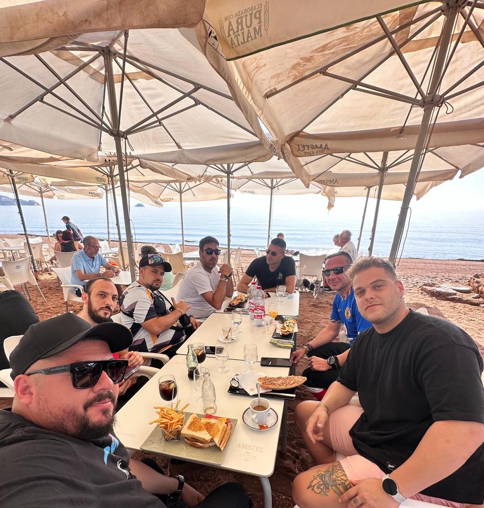 Mochon777's tweet photo. @FlowRacingTeam gran fin de semana juntos que hemos pasado en Pulpi, deseando repetirlo pronto y esta vez con toda la cúpula.... https://t.co/QHiQBfI8mR