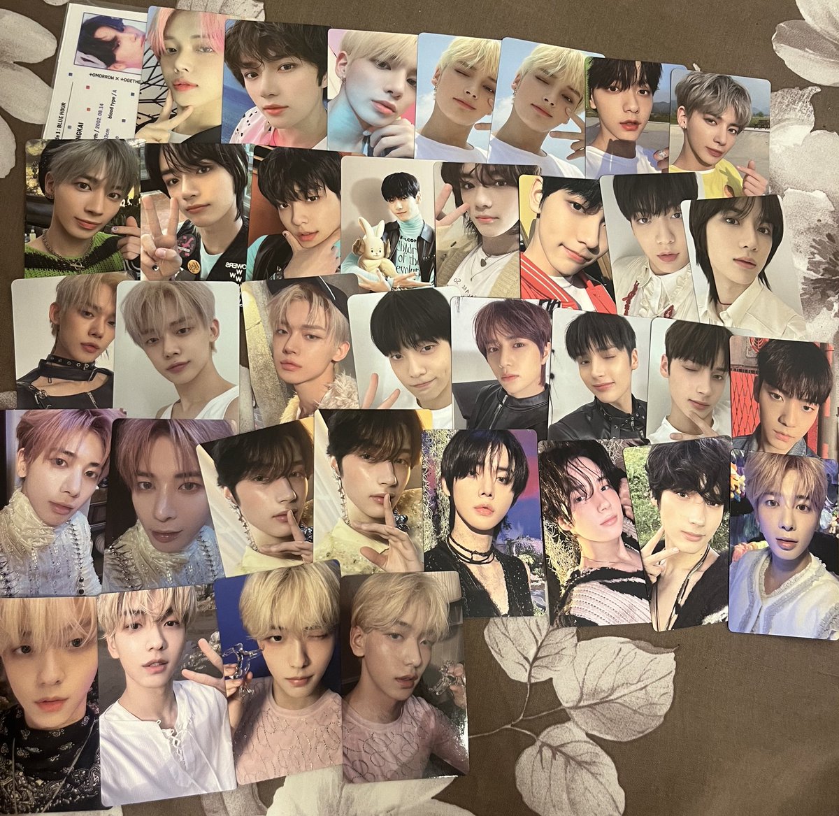 soogyuselca's tweet photo. wts lfb ph txt

— txt qs 
• qyop (as of now; will give set price next week)
• all mint except those in thread
• please do not underprice 
• can host hatian &amp; can ship to diff add
• flexi dop but with 50% nrdp in a month 

# soobin beomgyu yeonjun taehyun hueningkai pc https://t.co/AX5Mxn2NUQ