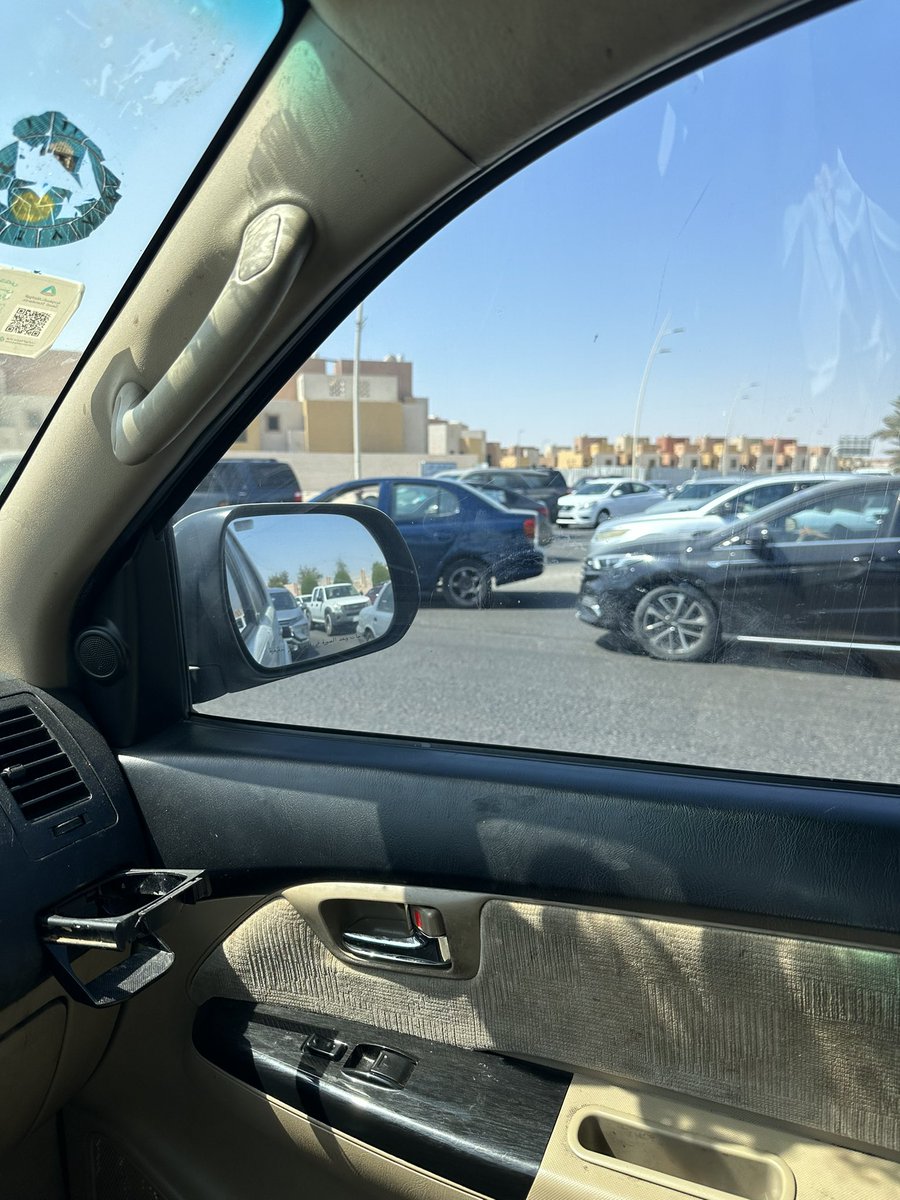 kadi2020's tweet photo. @Alahsamun 
@eMoroor 

دوار شارع  الامير فيصل بن فهد ( دوار العلم ) 

هذا الدوار المتنفس الوحيد لاكثر من حي ( احياء جنوب الهفوف ( الحمراء-اسكان الملك عبدالله  - العاصمة - الهدا)  - حي منسوب التعليم - حي الخالدية المتجه جنوب - حي ديار الحسا - )

السؤال / 

هل من حلول ؟! https://t.co/dJHr2MEjca