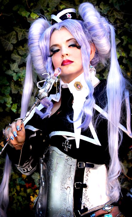 saemaligna's tweet photo. #Costober día 13
- Helga Von Vogelweide de Trinity Blood
No iba tiesa yo ni nada vestida de esta sargenta en el dia de descanso del ECG
Mencion especial a mis dos divinas acompañantes @sumyuna y @mimameborde
El pelucón fue todo un reto y esto fue en 2011
#30DaysOfCosplay https://t.co/9y9vCcwzcQ