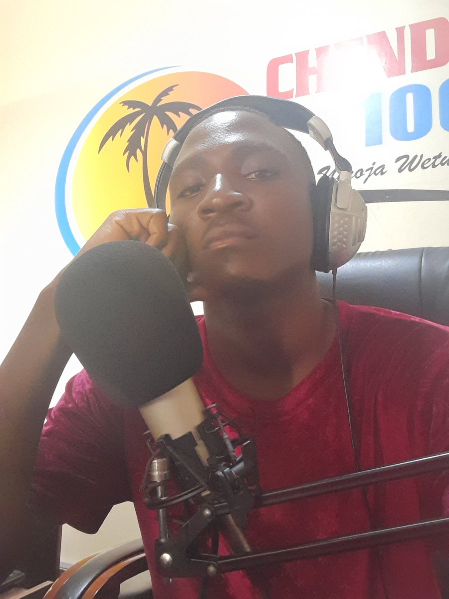 elpatron_36's tweet photo. In fih di reggae show #CultureBase @ChendaFm 106.2 KILIFI.
Stream https://t.co/JBIuYueflT https://t.co/cEaJkpddsK