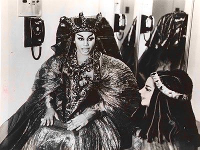 1966: s’inaugura el nou edifici de la Metropolitan Opera de Nova York amb un nova òpera, Antony and Cleopatra, de Barber. Què pot anar malament? Resposta: quasi bé tot! Us expliquem aquesta nit on tot el que podia anar malament va anar fatal, a la <a href="/primerapedra/">La Primera Pedra RAC1</a>!