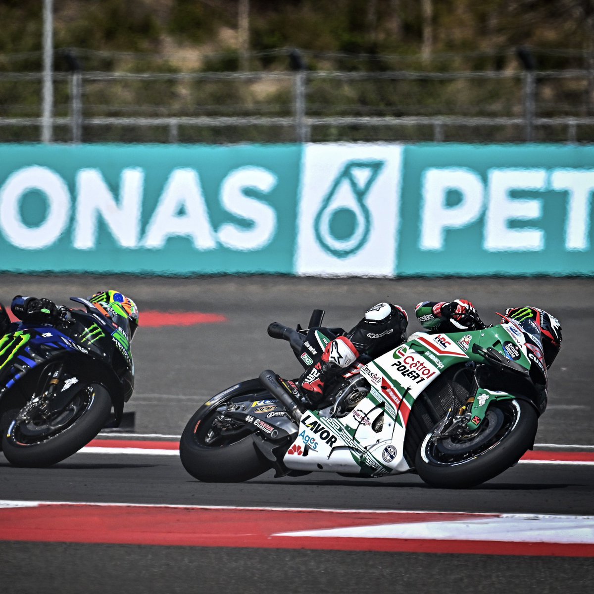 Rins42's tweet photo. 127 days after we are race finishers again (and on the top 10!) We tried to play it smart but did a couple of nice overtakes too 😜  All the surgeries, doctors, nights without sleeping, therapy sessions, hours in the pool &amp; gym, last minute travels &amp; efforts were worth it😁 https://t.co/bsKc7UcJU1