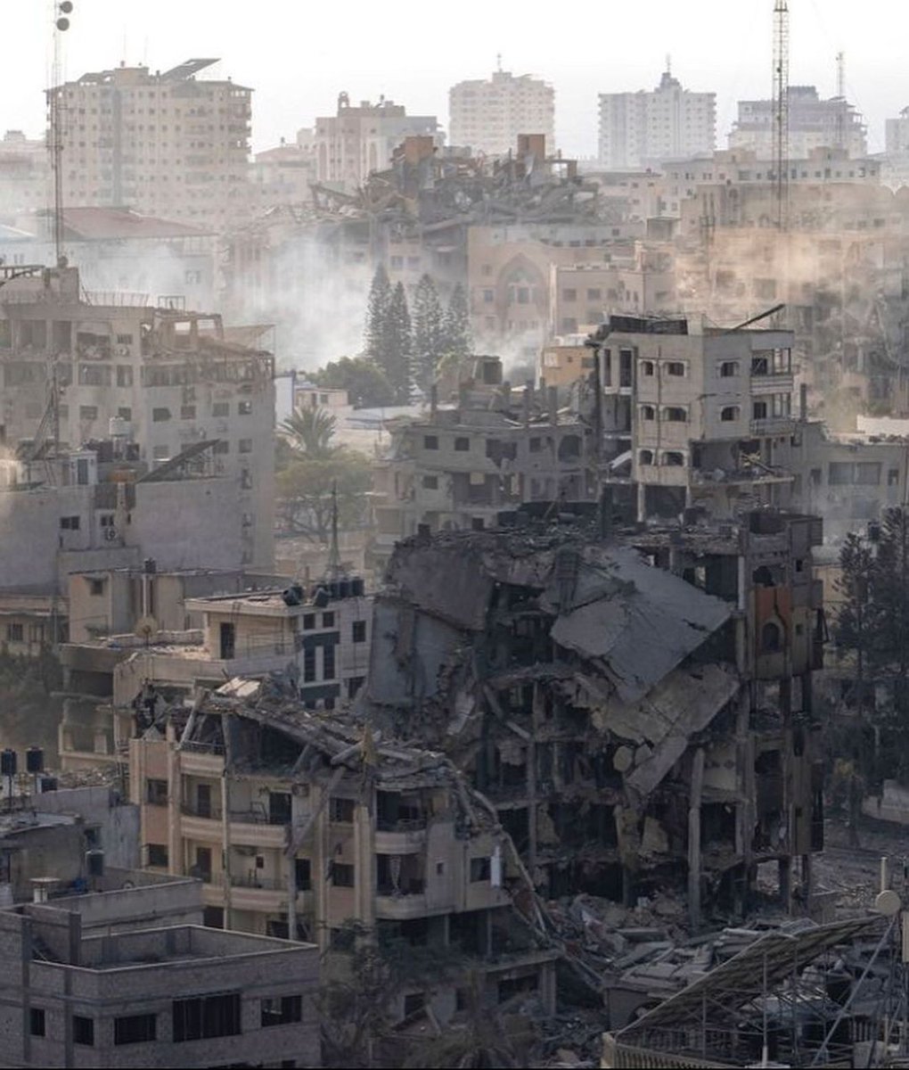 Rwegerera's tweet photo. Northern Gaza is going to be turned into Dust if a quick solution for resolving the conflict will not be taken.....this needs to be stopped by the @UN . I condemn what Hamas has done to the people of Israel but innocent Palestinian should not be bombed by Israel in Occupied Areas https://t.co/E34B2Yu6su