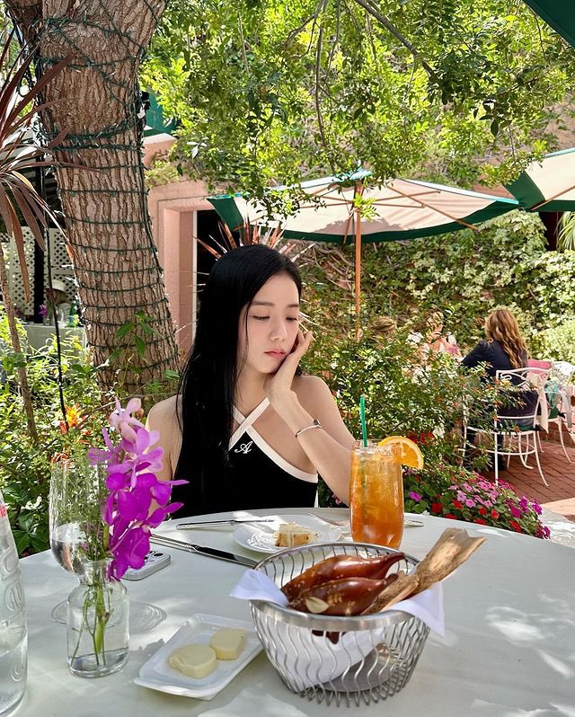 NEWSJISOO's tweet photo. #JISOO instagram update. https://t.co/GA366AeTGC