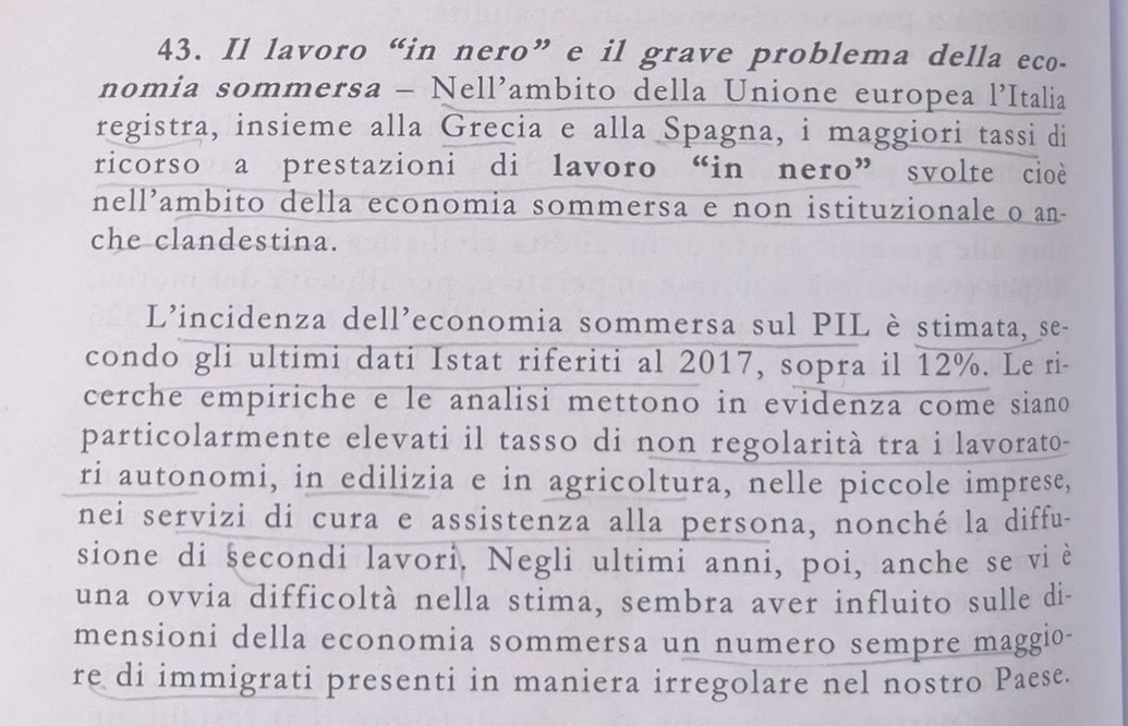 LucaBorghi_'s tweet photo. @MicheTiraboschi #DirLav2023  
Il capitolo IV del manuale di "teoria e pratica dei contratti di lavoro" mostra come l'Italia a livello europeo sia un paese ancora molto arretrato per quanto riguarda il "lavoro in nero".  
Inoltre allego una mia considerazione personale. https://t.co/nibwVDYYcd