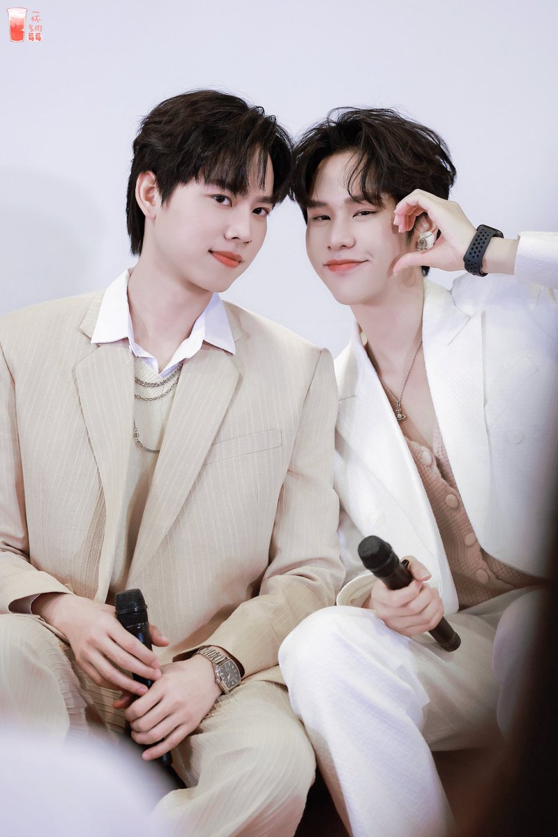 PICO_KST's tweet photo. 15.10.23📸
😘😘😛
@sunnywnrt @pakfaiiii 

#SunnyPakBWLovelyDay
#sunnywnrt #pakfaiiii #WeddingPlanTheSeries https://t.co/4OwSJeGoU5