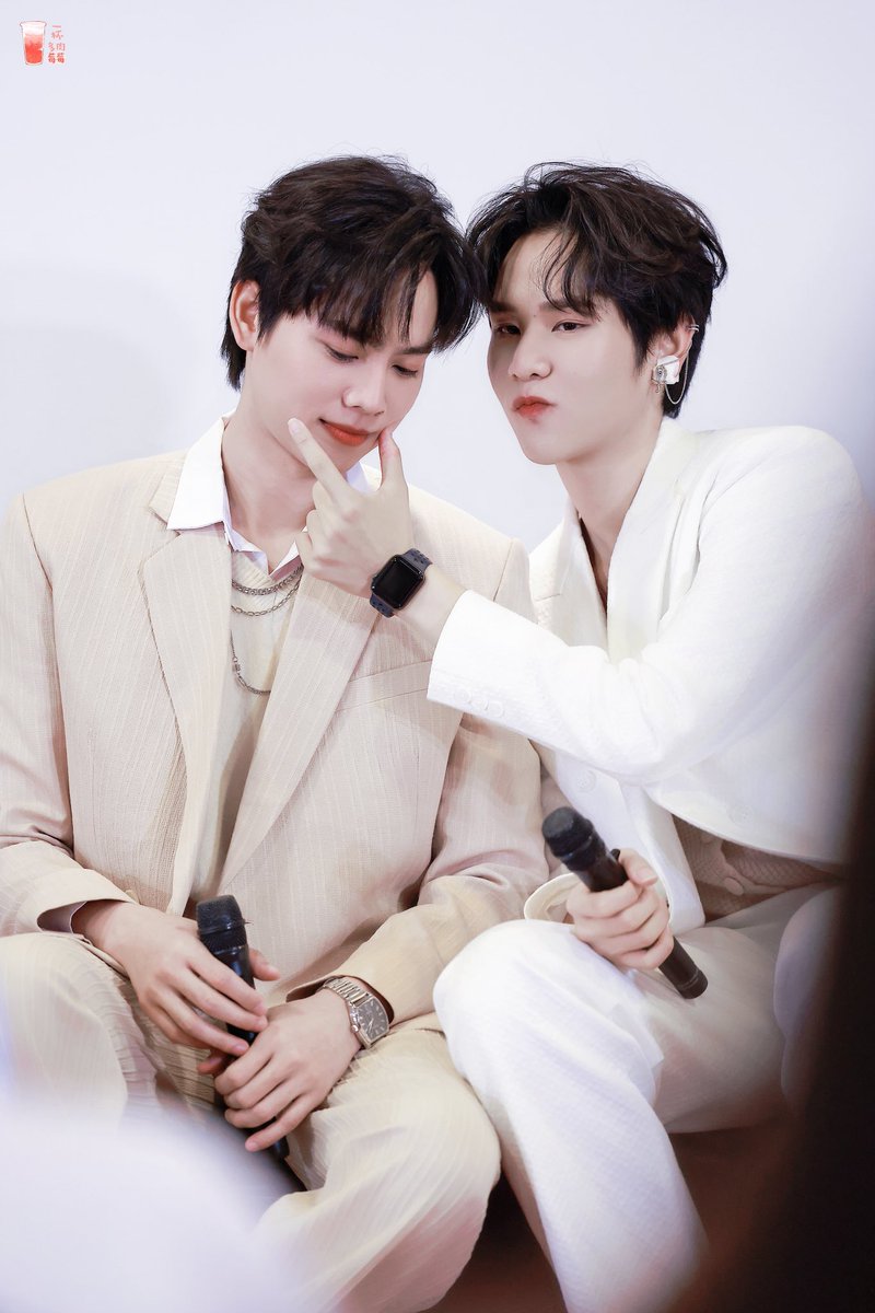 PICO_KST's tweet photo. 15.10.23📸
😘😘😛
@sunnywnrt @pakfaiiii 

#SunnyPakBWLovelyDay
#sunnywnrt #pakfaiiii #WeddingPlanTheSeries https://t.co/4OwSJeGoU5