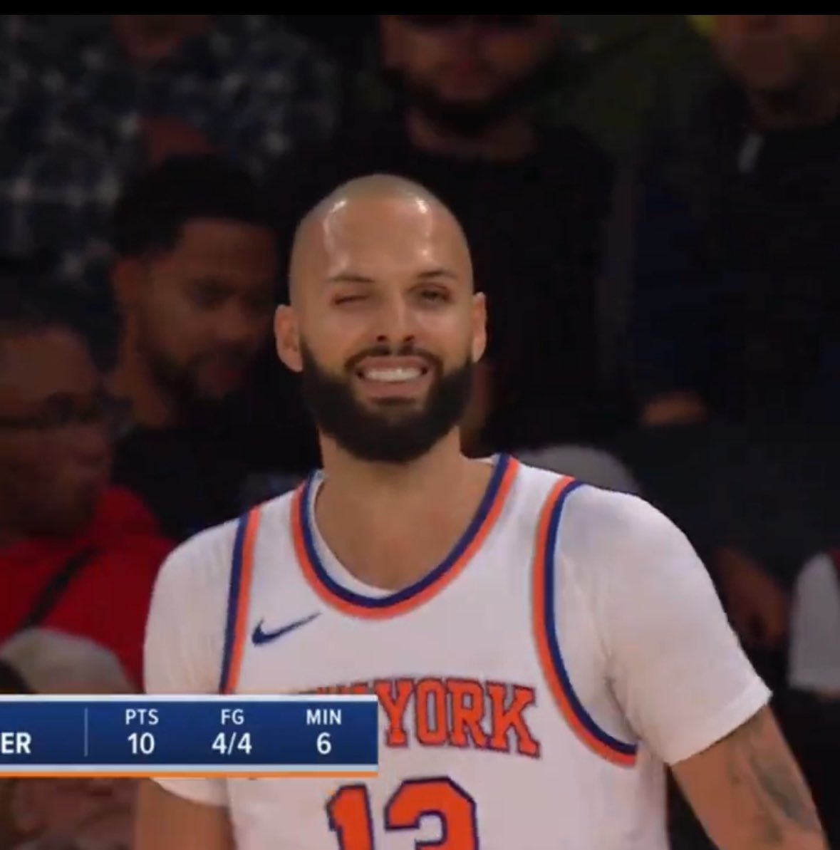 Un sourire qui en dit long…on aime beaucoup <a href="/EvanFourmizz/">Evan Fournier</a> <a href="/EvanFournierFR/">Evan Fournier 🇫🇷</a>