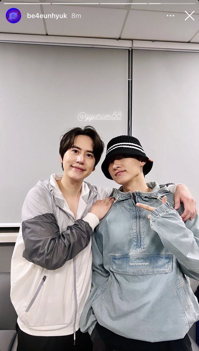 Hyukjaeloops's tweet photo. Hyuk went to see kyuhyun theatrical🥹🥹💙💙💙💙
#은혁 #EUNHYUK #HYUKJAE https://t.co/2odZp5Lm5i