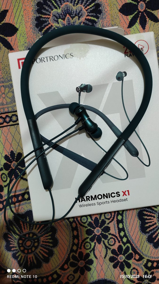 ashutoshji5892's tweet photo. @Portronics 
I bought Bluetooth earphones of model number  HARMONICS X1
Very poor quality, gets disconnected again and again.
Money waste 😡😡😡 don't buy this company product. https://t.co/Ed5fRR4o3B