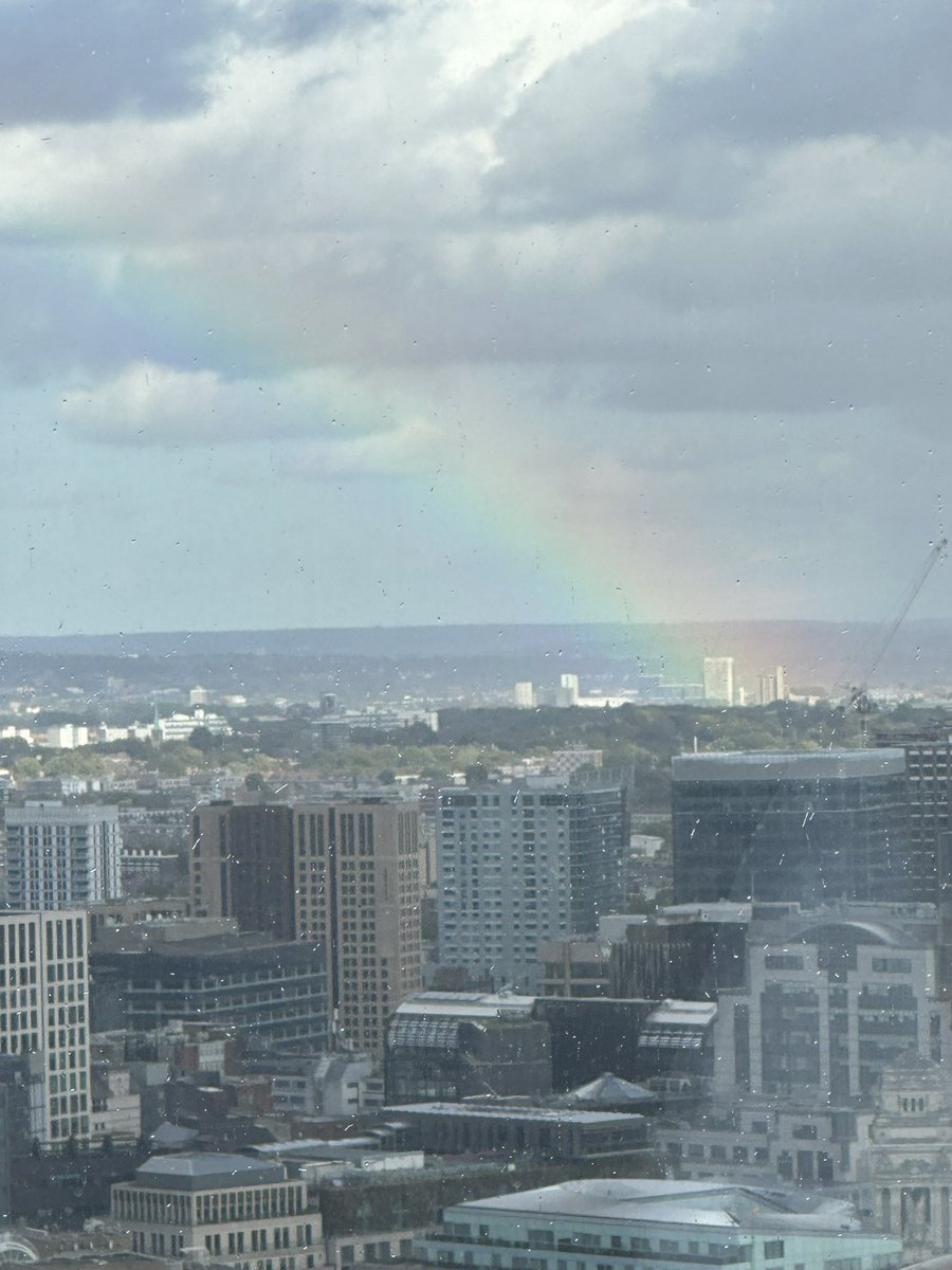 ClaudiaMercer's tweet photo. #London is so precious #Autumn  🌈 pictures from @TheShardLondon &amp; @Nicholsonspubs The Old Thameside Inn &amp; Covent Garden Piazza rooftop terrace  @RoyalOperaHouse https://t.co/4TlmMjzwrL