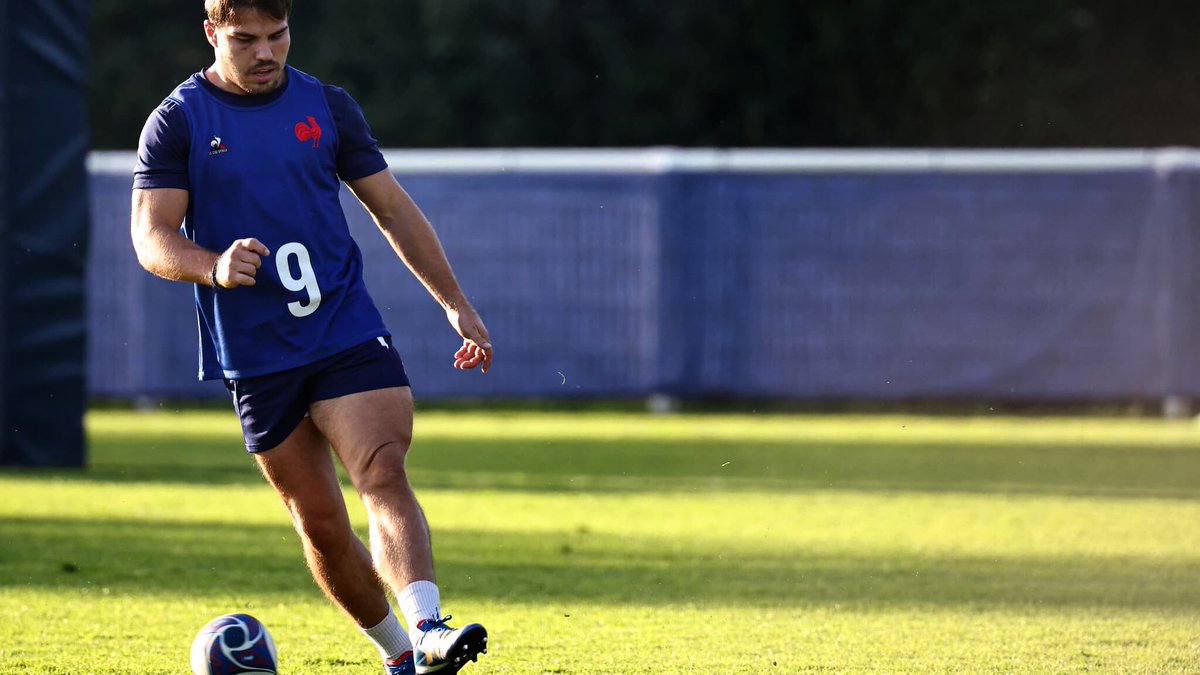 BFMTV's tweet image. Pourquoi les patrons français préfèrent le rugby au foot
l.bfmtv.com/CL8
