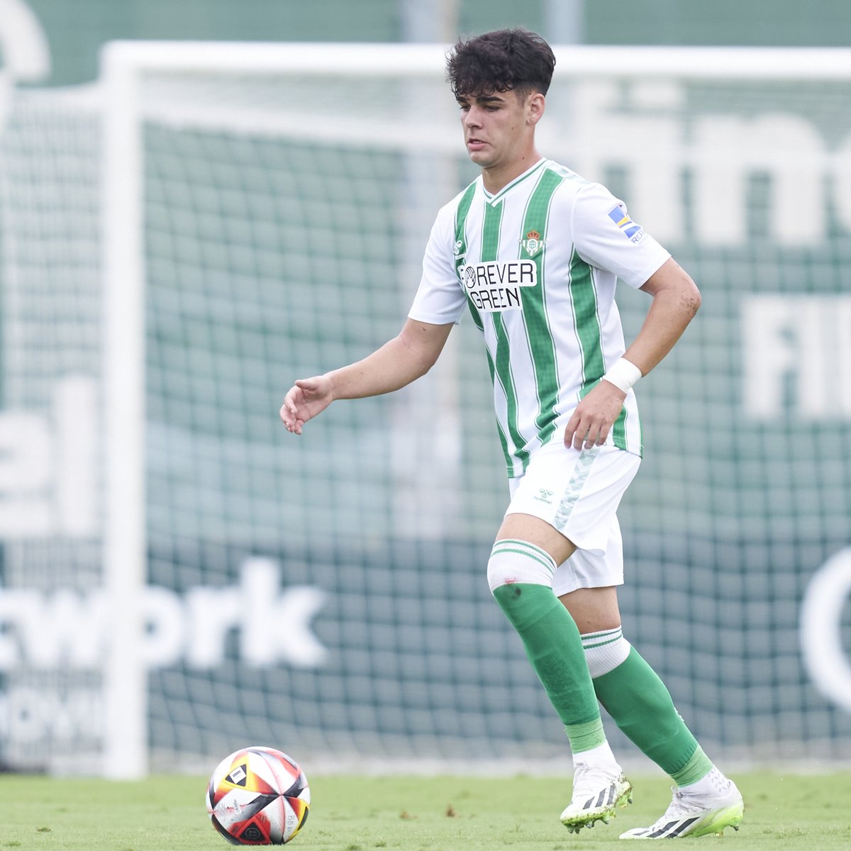 46’ ⏱⚽️ ¡Arranca la segunda parte! ▶️ 

0️⃣ #BetisDeportivo 💚🤍
0️⃣ UCAM Murcia 🔵🔵

#CanteraBetis