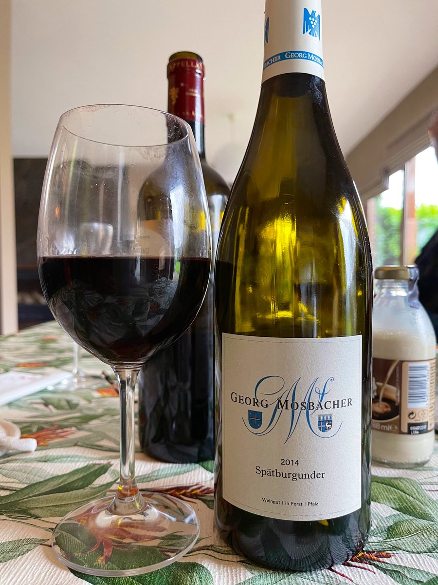 joukesp's tweet photo. #SundayLunch #VenisonStew #Croquettes #CranberrySauce #Endives #ForrestMushrooms #Spätburgunder #Mosbacher
Preparing for the Holiday Season!
Venison stew, croquettes,
Last btl of ‘2014 Spätburgunder by G. Mosbacher. Sorry @jimofayr!
No Brussels Sprouts, @Friscokid49, @JT_in_LA! https://t.co/4DfbHYPoK4