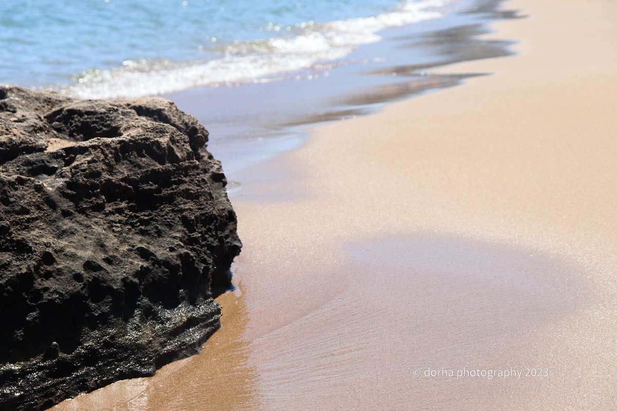 dorha_photos's tweet photo. 🪨🌊🌅
Be
unshakeable strong as a rock,
invigorating as water,
flexible as sand.

#DayMotivation #HaveANiceDay
#NaturePhotograhpy #CanonShots
#ArtisticPhotos https://t.co/Pw0cQ2xdIe