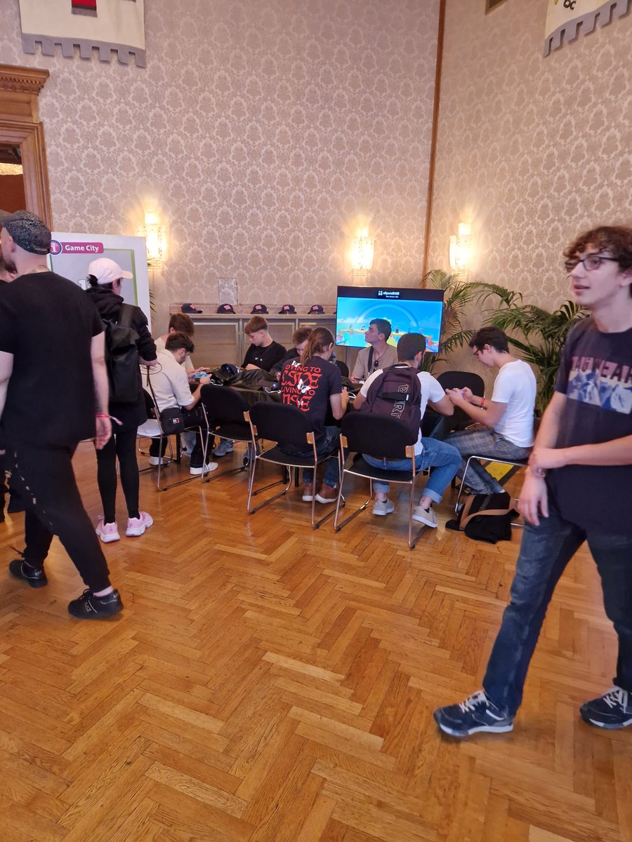 esportsbase_com's tweet photo. Unsere Gaming-Lounge von @GUMRUN_GAME 😍🎉
Kommt vorbei eine Runde zocken ☑️
------
#gamecity #gamingmesse #esportsbase #gaming #gumrun https://t.co/QCVBvW1NL8