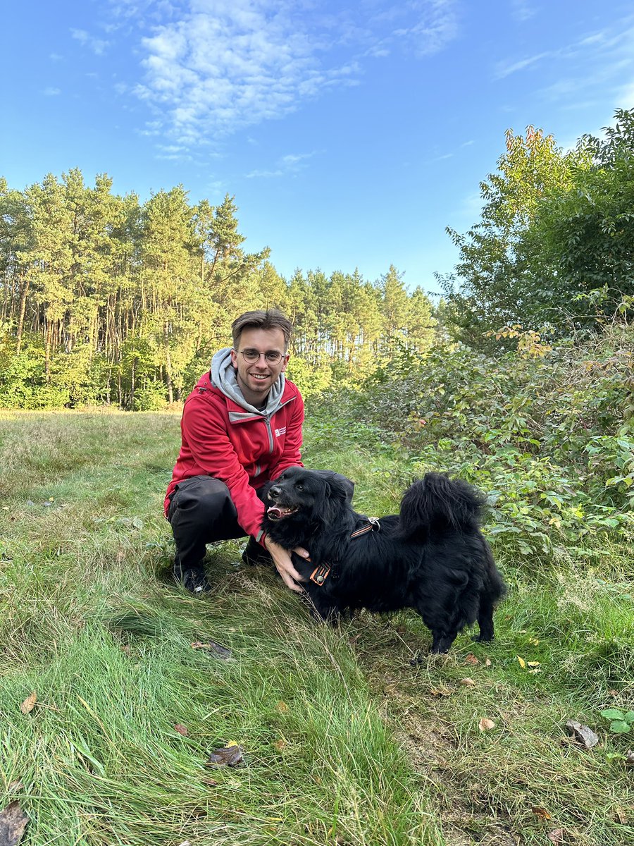 SzaleniecSzymek's tweet photo. Cyganek to 5letni psiak, który czeka na Was w Schronisko dla Zwierząt w Łowiczu 🐕🦺
Dzisiaj miałem przyjemność spędzić z tym małym kundelkiem poranek 😀 Masa radości, jaka płynie od tych słodziaków jest nieoceniona, polecam każdemu!
Dzięki Cyganek!
#lowicz #schronisko https://t.co/cOLu87xt4x