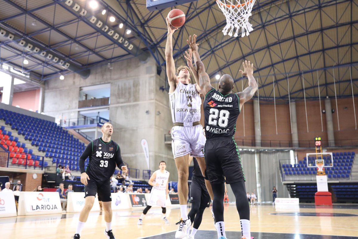CBCLAVIJO's tweet photo. Parcial 0-7 Ismael Romero (que ya está en 10). Lo para Pichel 🛑
26-24
2:45 final Q2
#CBCvsBET https://t.co/yOOYTD5HUj
