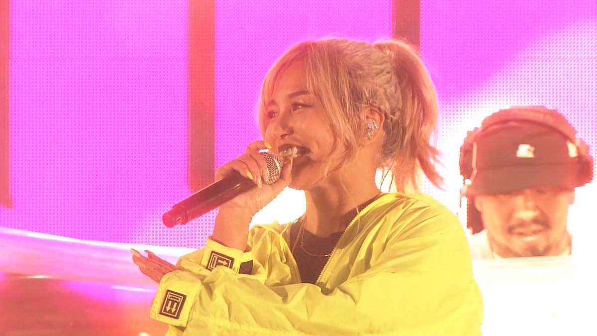 bobfes_official's tweet photo. 【#BOSF23 振り返り】
フェスのトリは…夏フェスの女王、MINMI🌻
フェスアレンジが楽しい #ヤッチャイタイ や、みんなで盛り上がるシャナナ⭐︎など、最高のパフォーマンスでした!
曲はもちろん、MINMIさんの熱い語りに心動かされた方も多かったのではないでしょうか✨
▼アフタームービー📽️クラファンは今日まで!
https://t.co/24GeEp2qI8