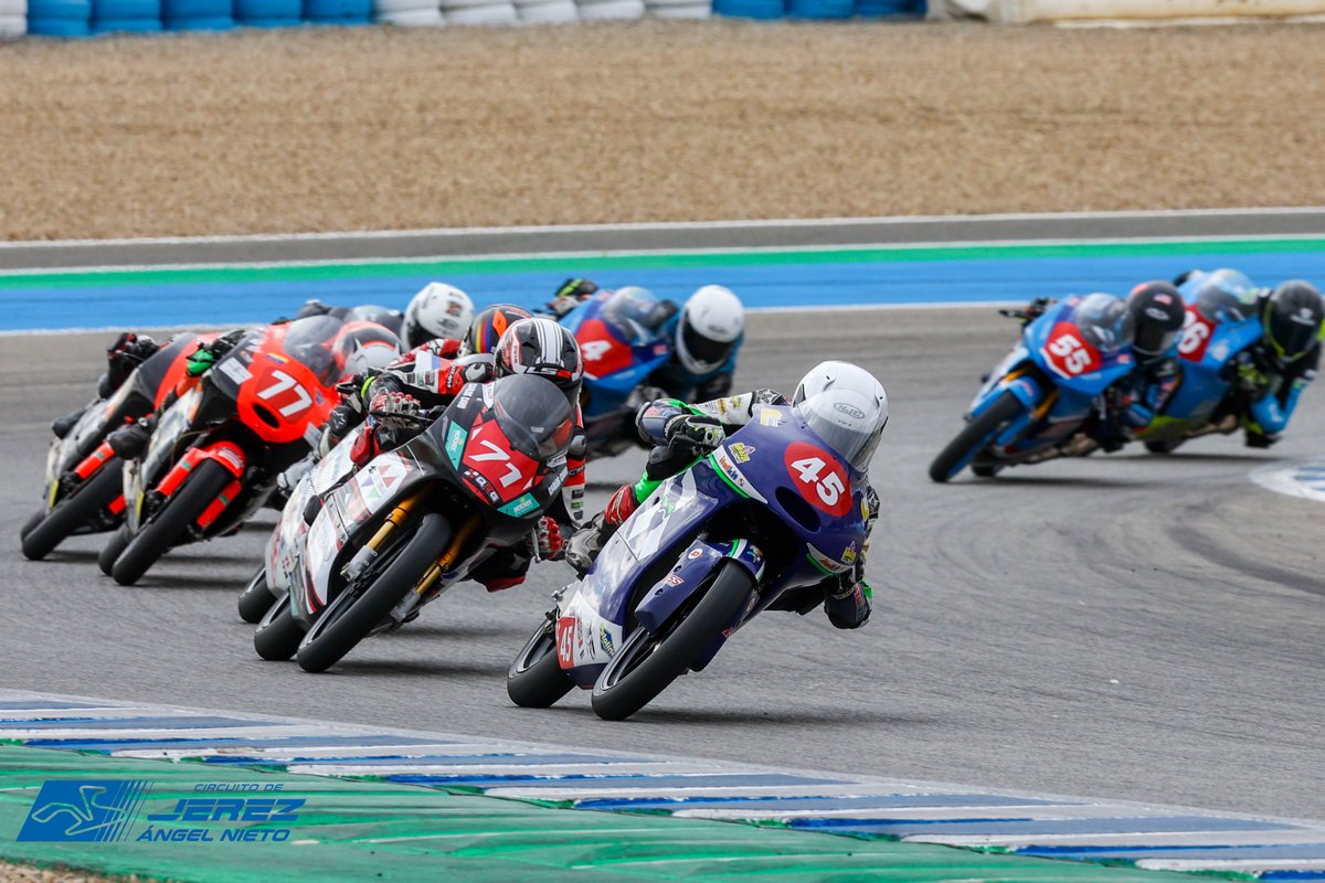 circuitodejerez's tweet image. #PreMoto3 #ESBK 🏁🏁🏁🏆1⃣Alex Longarela 2⃣Hakim Danish 3⃣Michael L. Sánchez.