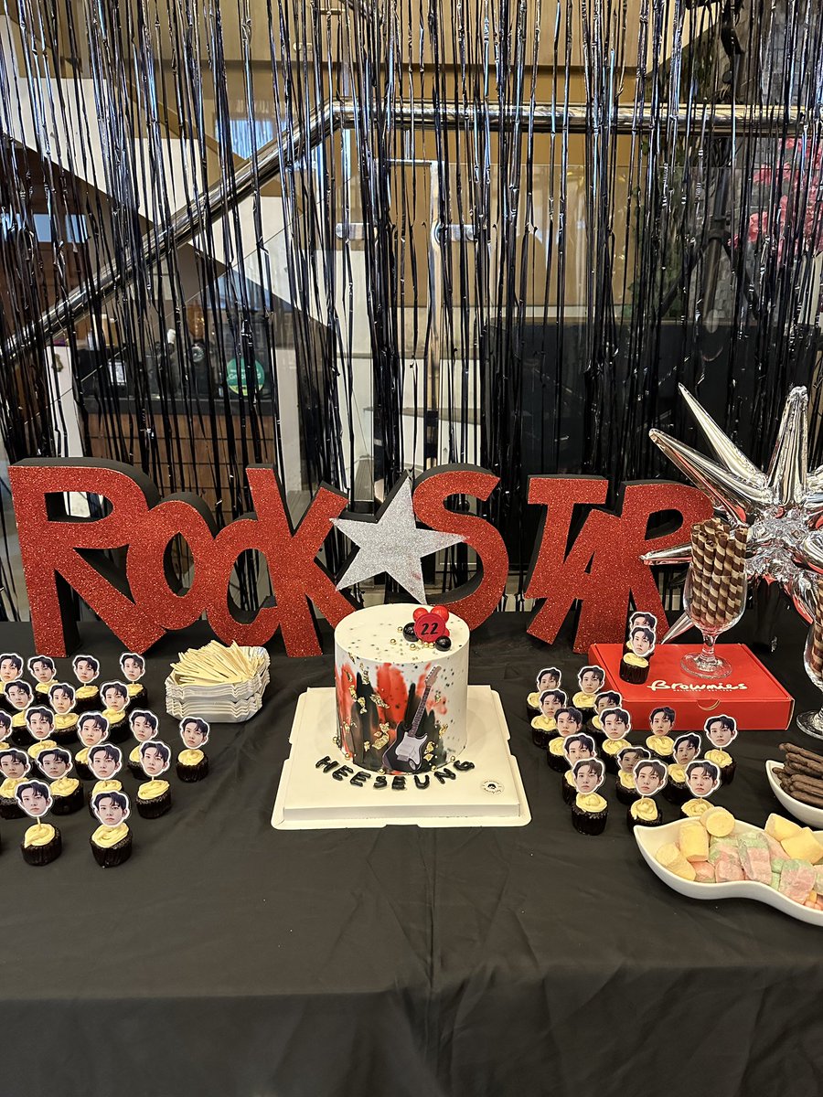 ENTEAMNAGA's tweet photo. Thank you for your support, Naga Engene! 🖤
Rockstar Heeseung cupsleeve event, done! 

We thank all of the participants, generous donors, and sponsors for this successful event! 🥰

@kCartzPH @Pogi_findsPh @kyeoptacreative 

#HeeseungDay #OurAceHeeseung #이희승 https://t.co/tREax7sPzK