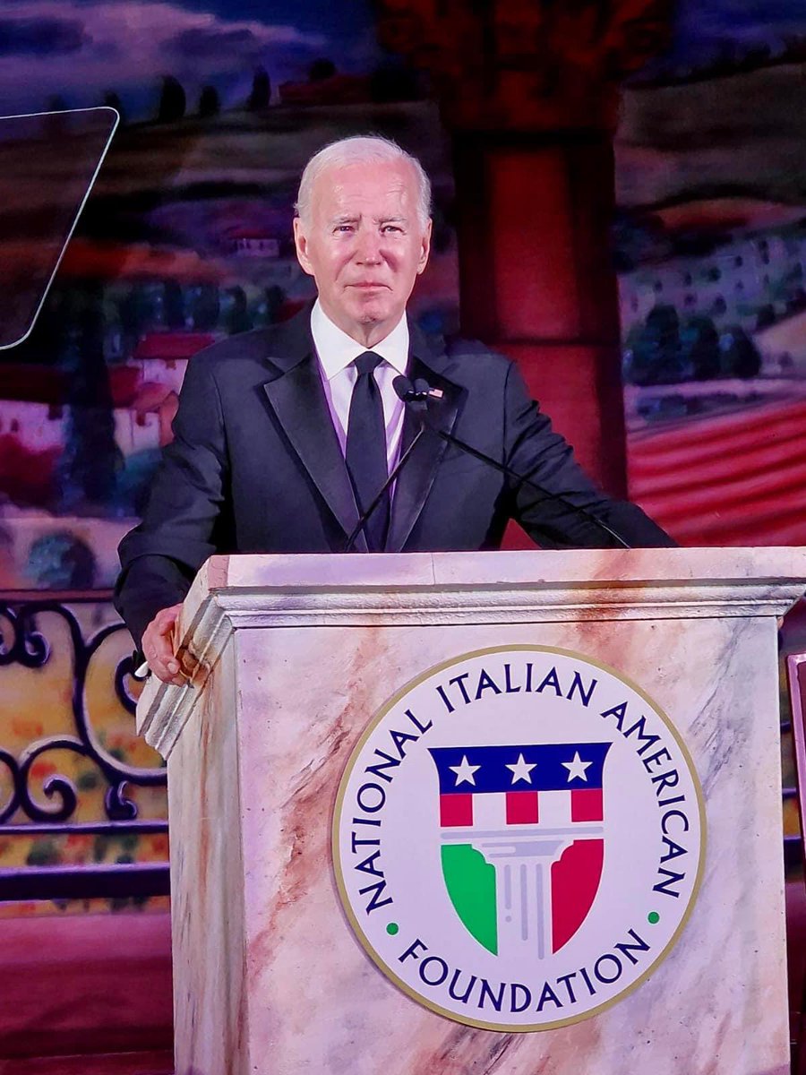 Che onore la presenza del Presidente Joe Biden alla cerimonia in cui l’Emilia-Romagna è diventata Regione d'onore 2023 per la @niaforg Un vero orgoglio essere a Washington a rappresentare una regione così bella, forte, innovativa. E tutti gli emiliano-romagnoli! 🇮🇹🇺🇸