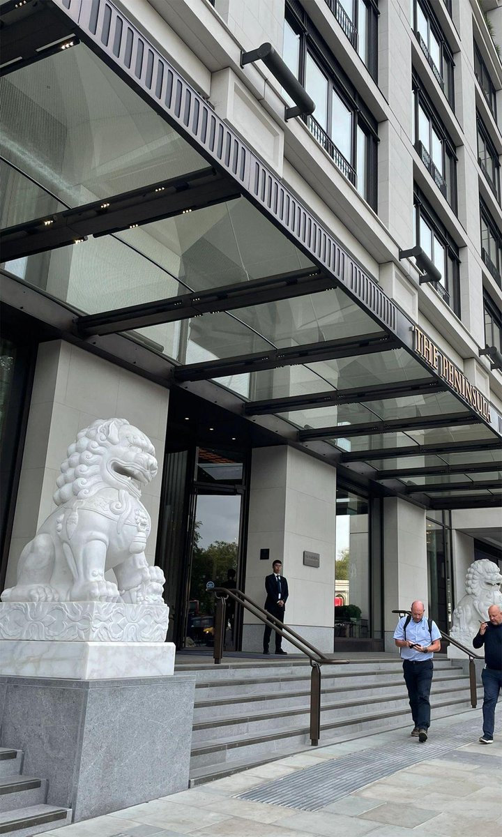 It's so delicious that I came here again today to buy this cake that is exactly the same as the stone lion in front of the hotel.