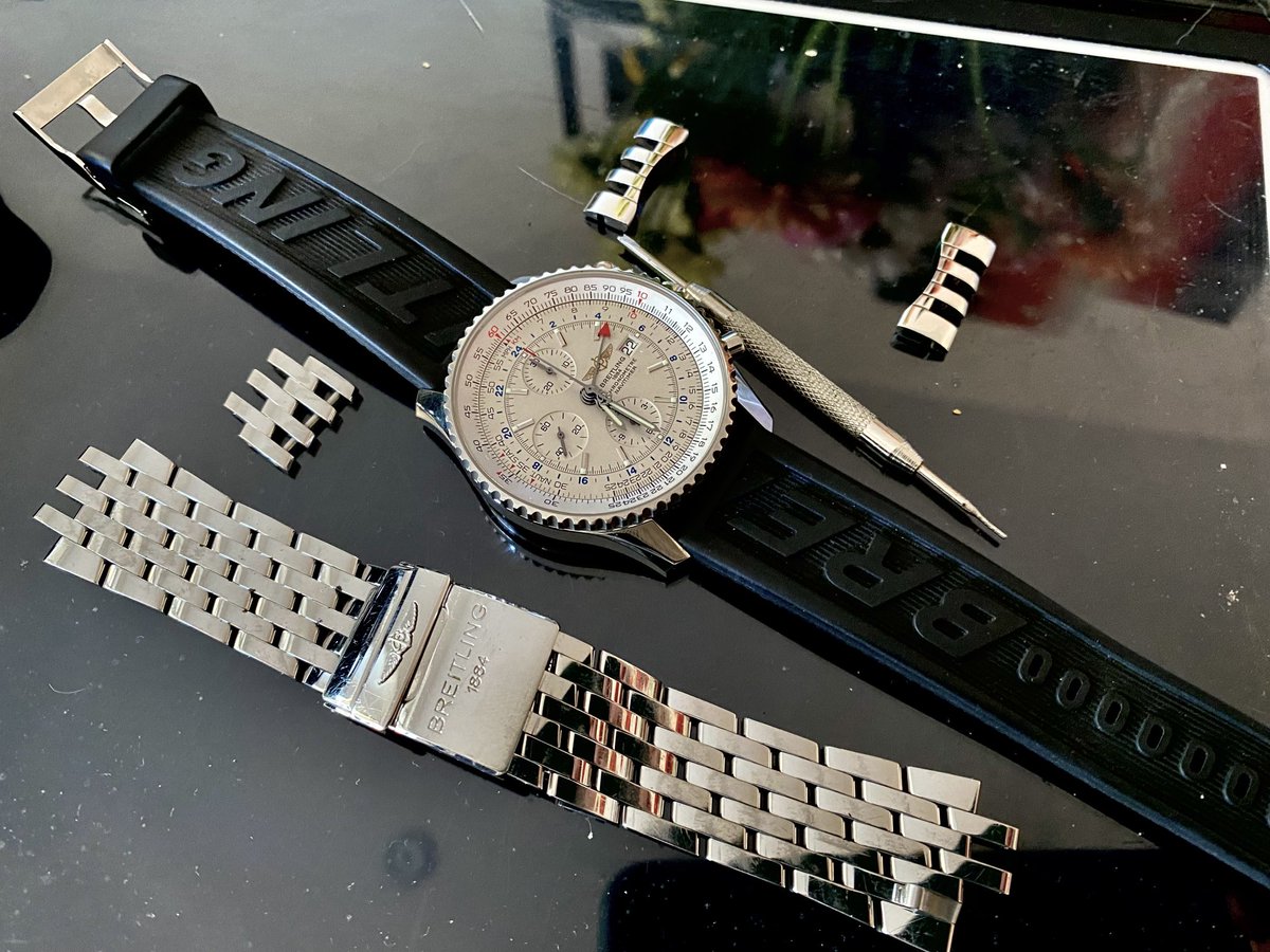 daveyvermaak's tweet photo. Sunday afternoon chillin’. Time to play swap the strap for the bracelet. ⁦@Breitling⁩ #navitimerworld https://t.co/jXwScRdhS7