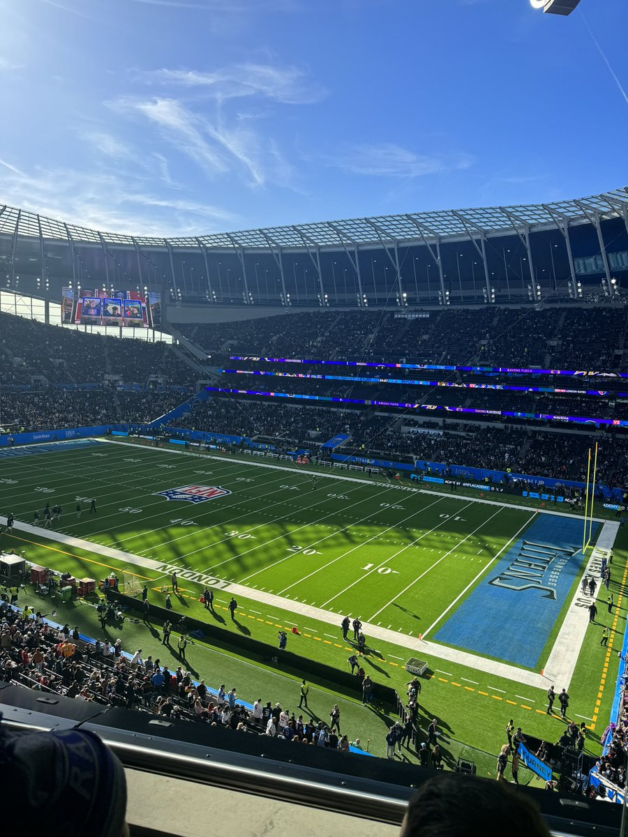 andythfc11's tweet photo. 🏈 @Ravens v @Titans @SpursStadium #NFLLondonGames 🇬🇧 🇺🇸 https://t.co/4n30KmVpca