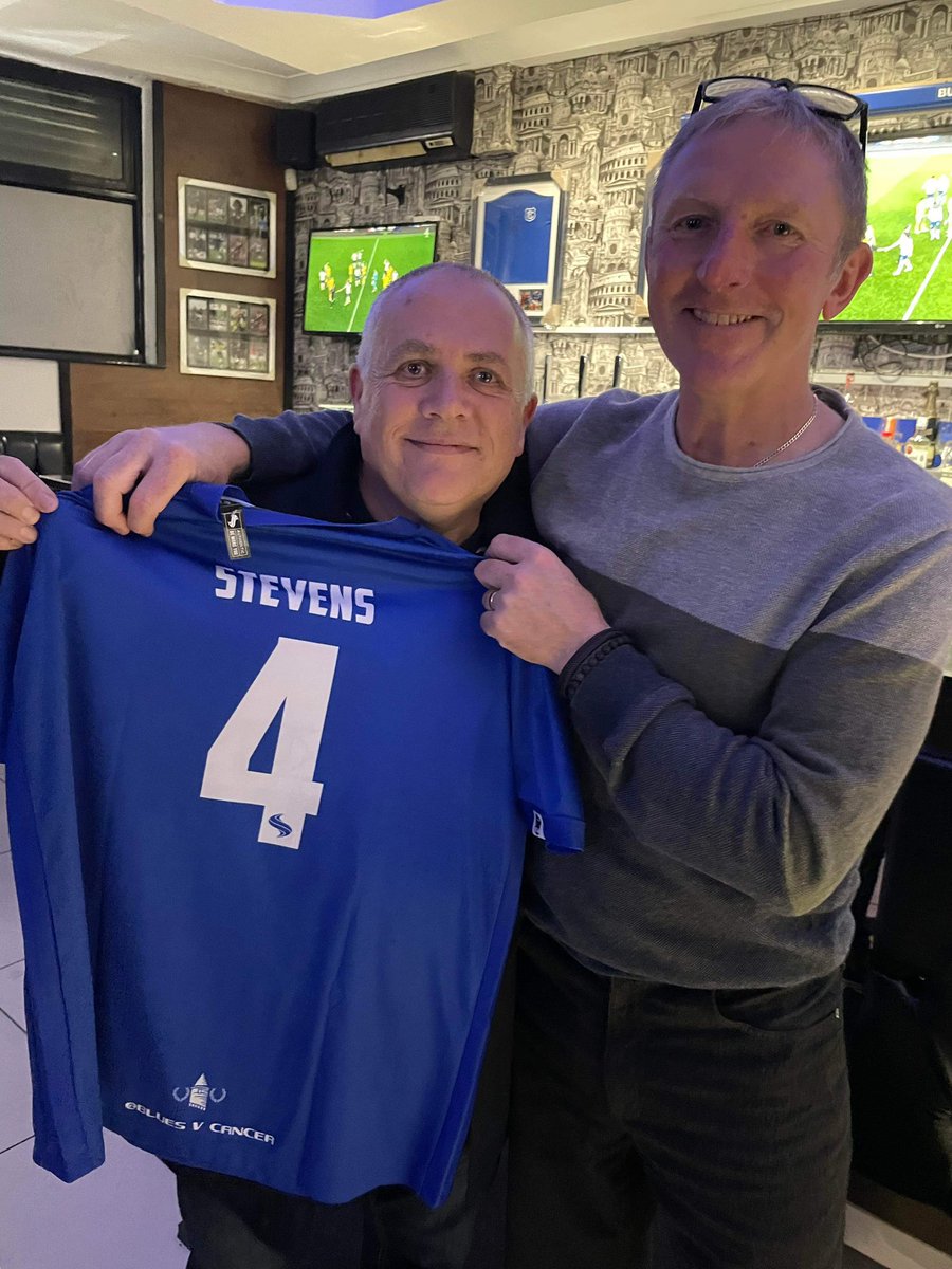 BluesVCancer's tweet photo. Absolute honour to be able to give some of our Blues Against Blood Cancer shirts to @realgarystevens on Friday night. 
Thanks again to @s66sportswear for donating the shirts 💙
#ForeverFour https://t.co/otebu1cgKz