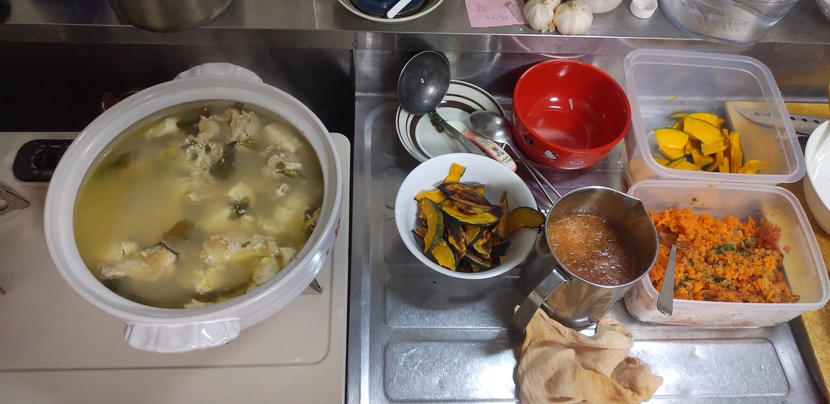 clover43204026's tweet photo. 昨日63.9㎏　今日63.7㎏
200g減量♪

朝　なし

昼　大豆の醤油煮、焼き南瓜、手羽元と鶏皮と豆腐の汁物、野菜ジュース

夜　レモンライム薬味入りパスタ

パスタとても美味しい😋

#産後ダイエット https://t.co/fPu42liiRB