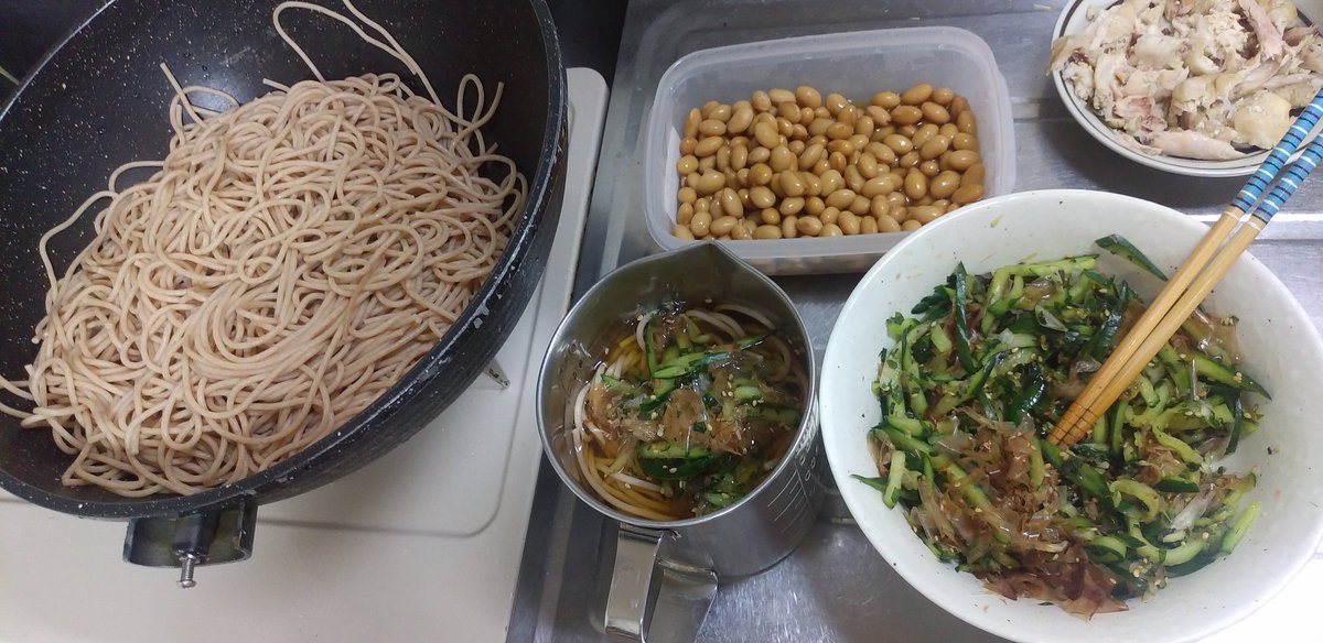 clover43204026's tweet photo. 昨日63.9㎏　今日63.7㎏
200g減量♪

朝　なし

昼　大豆の醤油煮、焼き南瓜、手羽元と鶏皮と豆腐の汁物、野菜ジュース

夜　レモンライム薬味入りパスタ

パスタとても美味しい😋

#産後ダイエット https://t.co/fPu42liiRB