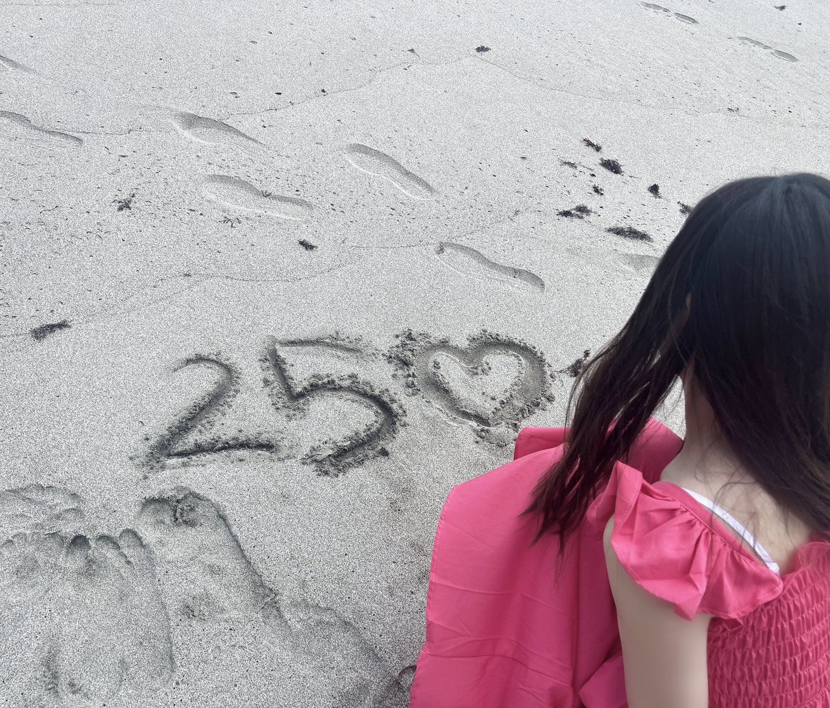mahiro_y_pls's tweet photo. 25歳になりました！♡

見つけてくれて、応援してくれて
本当にありがとう！！🥰

これからもよろしくね✨✨

#DEARKISS 
#山田まひろ https://t.co/OEQT5kPDnn