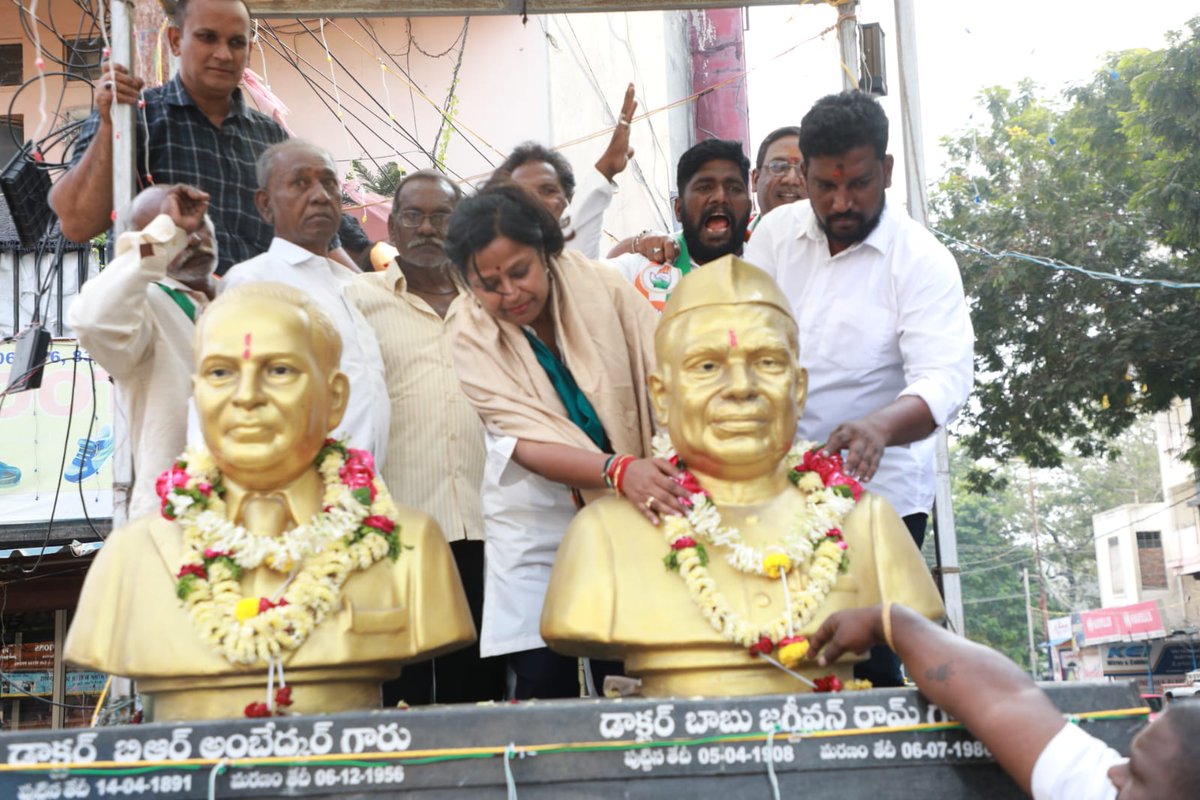 KotaNeelimaINC's tweet photo. జై కాంగ్రెస్
#CongressForTelangana #AbhayaHastham #Congress6Guarantees #sanathnagar #Telangana #kotaneelima #SanathnagarSingham #sanathnagarconstituency #CongressWinningTelangana https://t.co/V75PX8uxxL