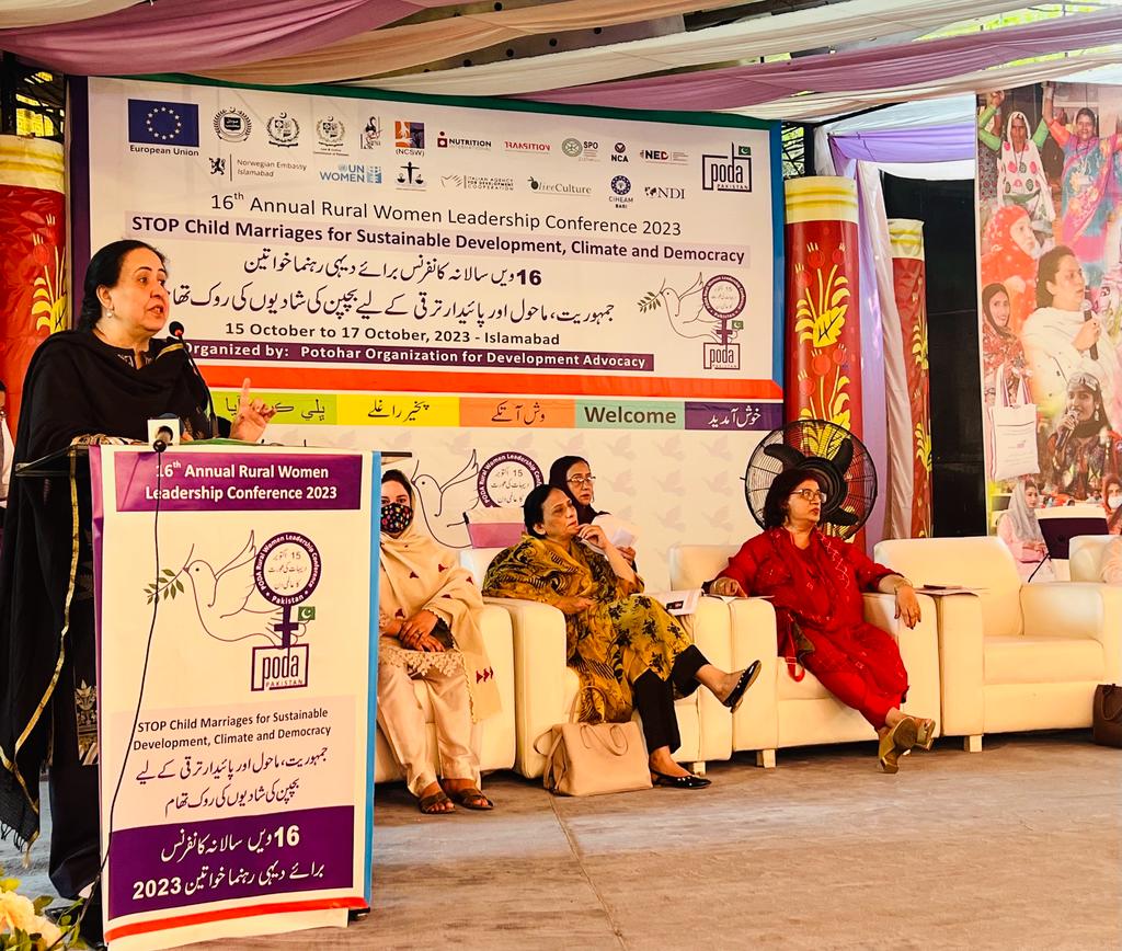 Rural women equally contribute to the world's economy, and Pakistani women are working under extreme pressure of poverty and lack of basic needs. The government should ensure compliance with women's policy. #RuralWomen @anwaar_kakar @PodaPakistan @unwomen_pak