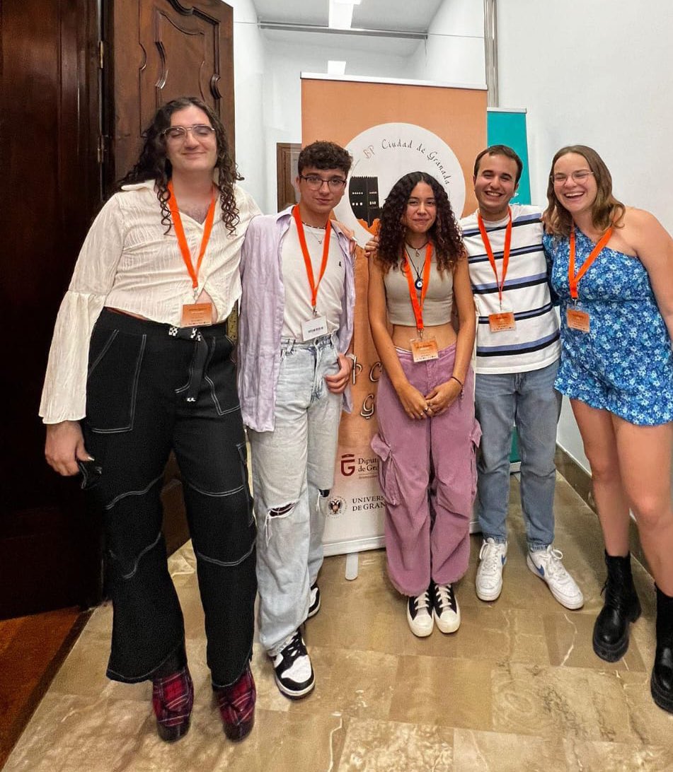 gad_uab's tweet photo. Aquesta és l'expedició del GAD al Torneig BP Ciudad de Granada!

Molt orgullosos de representar la universitat arreu del circuit😊 https://t.co/mW3m3AcqeL