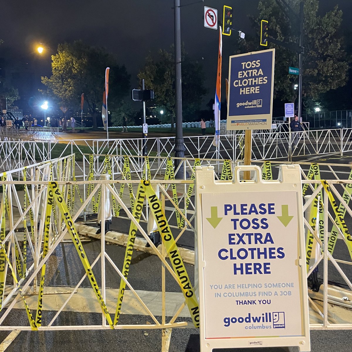 GoodwillCols's tweet image. 🧤🧥👚⬇️ 

Donations = Free Job Training = Opportunity! 

#LetsDoGood