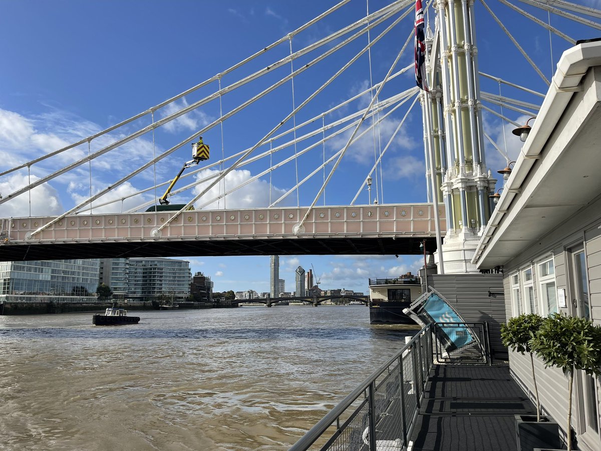 PaulCresser's tweet photo. Sometimes it feels like someone’s watching me…. Visiting another Doctor Who location yesterday.
#doctorwho #logopolis #albertbridge #doctorwholocations https://t.co/DthTJYrfsb