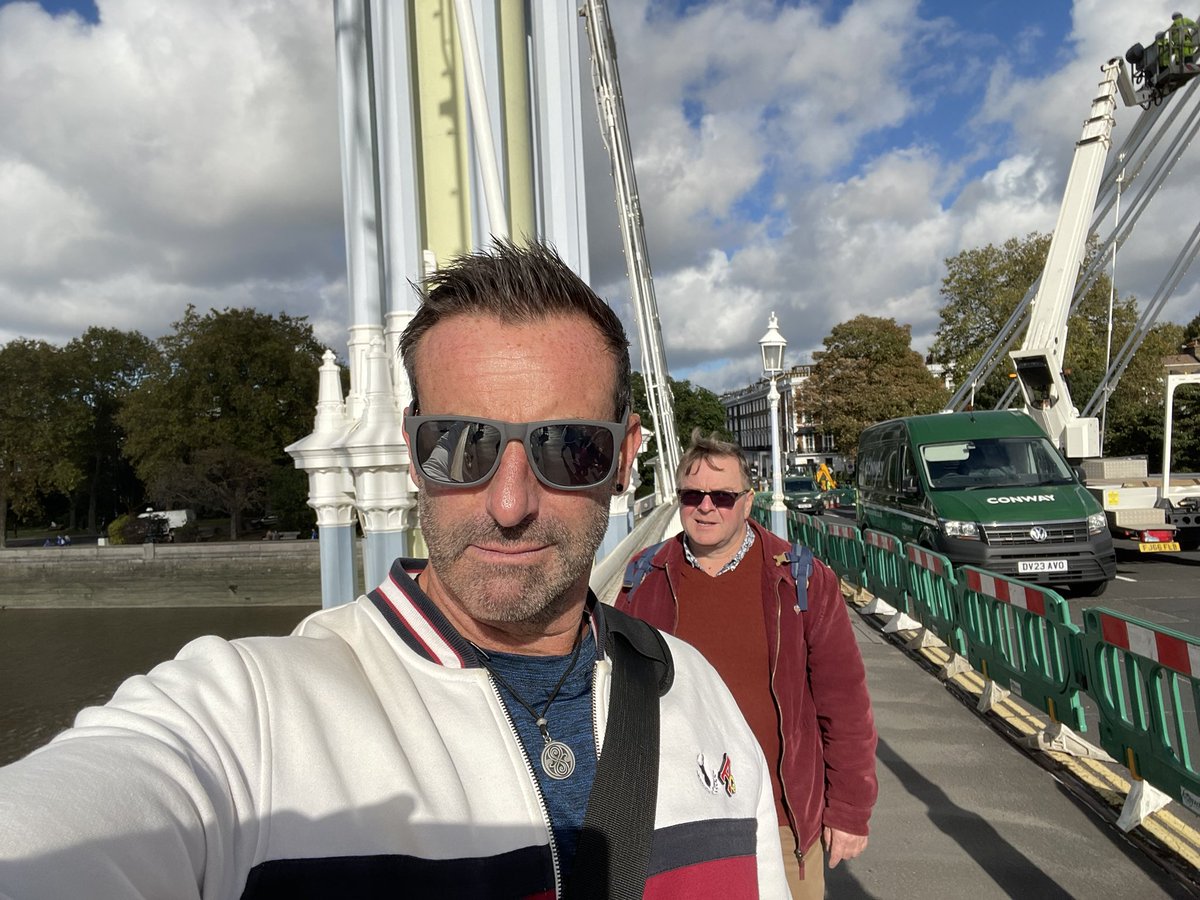 PaulCresser's tweet photo. Sometimes it feels like someone’s watching me…. Visiting another Doctor Who location yesterday.
#doctorwho #logopolis #albertbridge #doctorwholocations https://t.co/DthTJYrfsb