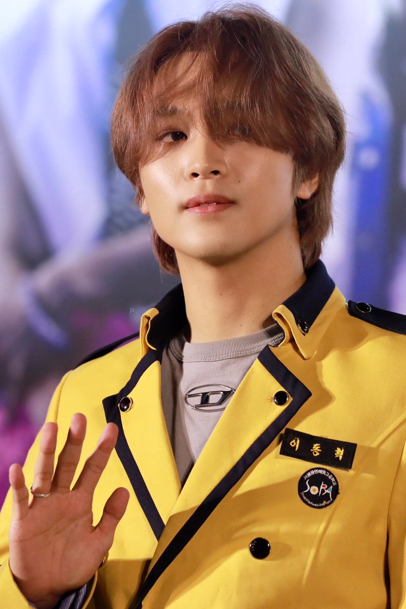 LHCLOOKS tweet picture
