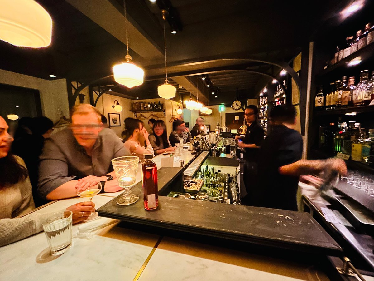 rentokyolifelog's tweet photo. 恵比寿駅徒歩３分
「Bar Triad」
恵比寿エリアの雰囲気抜群な隠れ家バー。お洒落な店装は大人デートにオススメ。コーヒーマティーニなどのオリジナルカクテルが美味しかった。 https://t.co/RP8x4NQfUW