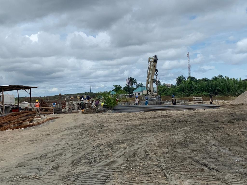 sograns's tweet image. Attention @elegantiyawo 

Gov Fubara does not need to be loud to be heard.
▪︎Projects delivered and ongoing across R S unabated. Inspection of the PHC Ring Road, Opobo Ring Road, Andoni section of Ogoni/Opobo/Nkoro/Andoni Unity Road project.
#SimIsWorking
#SimMediaVolunteers