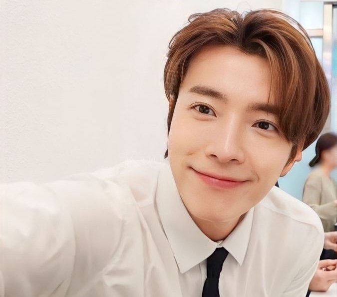 donghaesshi's tweet photo. happy birthday, my precious D !! hope you have the most happiest, the most fun, and warmest birthday everr💙 @donghae861015
#HAPPYDONGHAEDAY
#오늘_HARU는_떠해의_생일 https://t.co/5WWbEnViyE