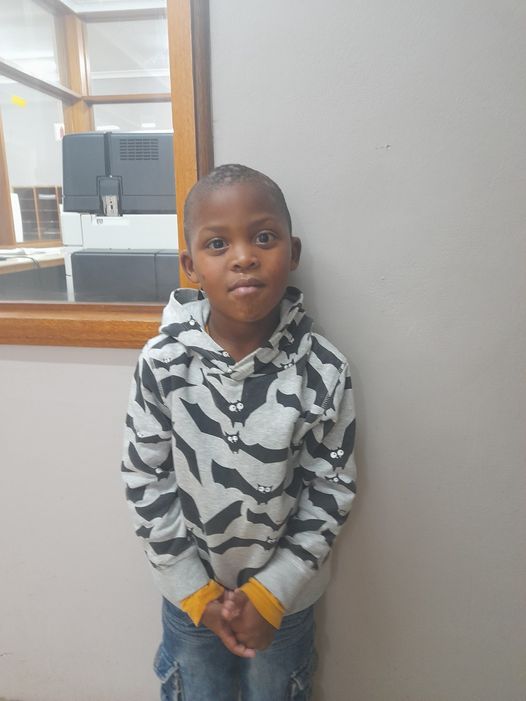 _ArriveAlive's tweet photo. Help SAPS in tracing the parents of a child  https://t.co/rF0C1eq0uj #ArriveAlive #ChildSafety @SAPoliceService https://t.co/EPLpi05ZlN