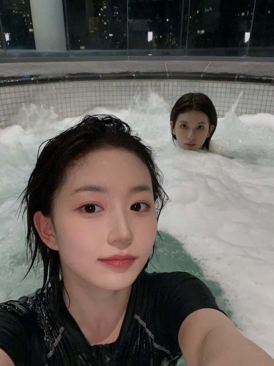 skzmixxpics's tweet photo. 😶‍🌫️😶‍🌫️😶‍🌫️😶‍🌫️ https://t.co/p04co9KBnD