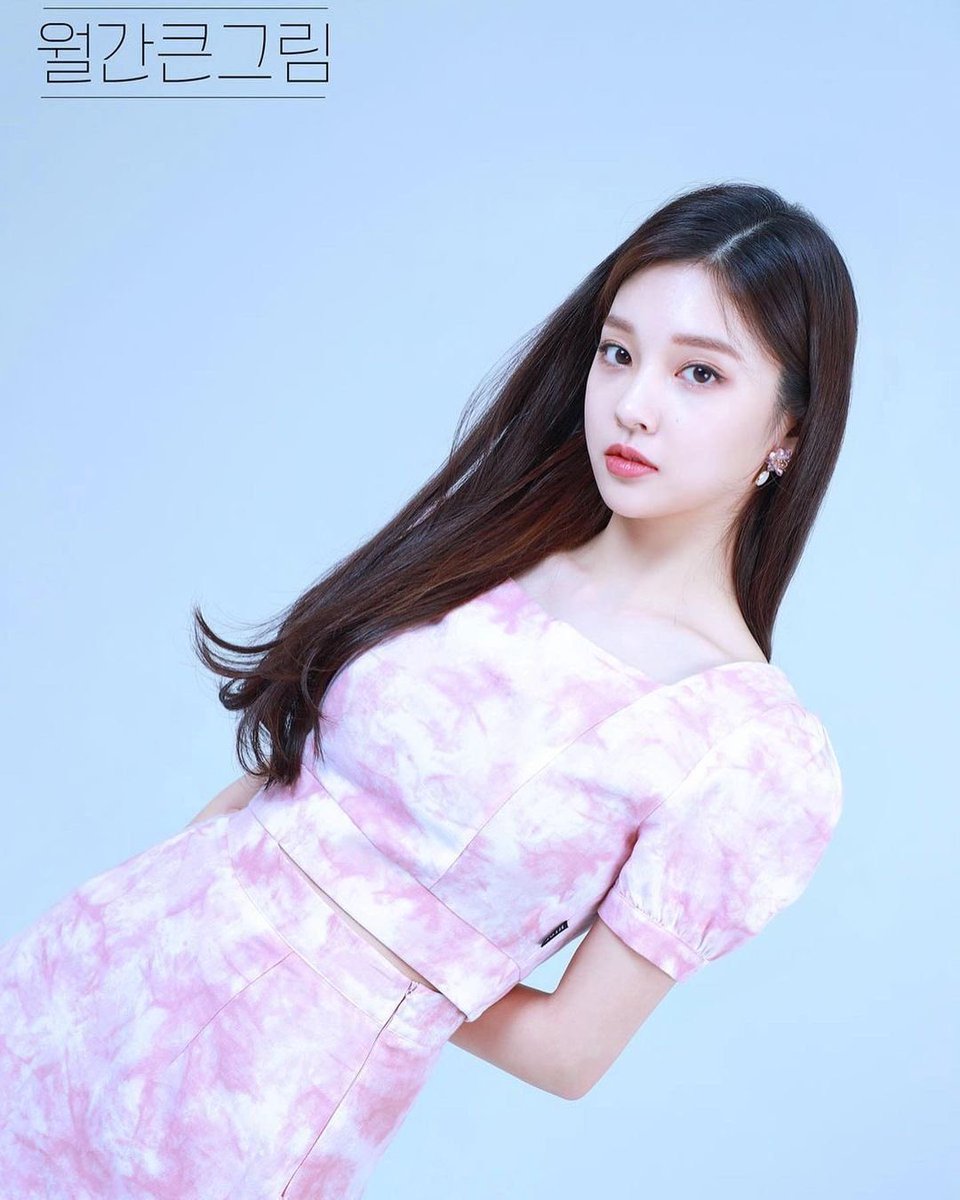 eesiwoo's tweet image. Hello people