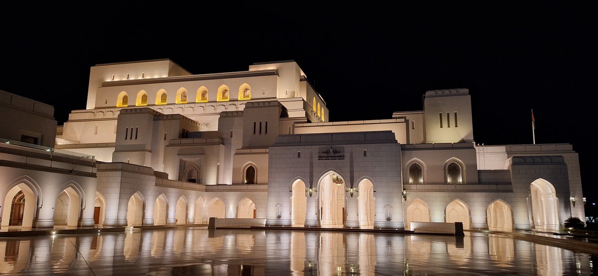 The beautiful Royal Opera House in Muscat, Oman by night. 
#mbdtravel #omanmbd @ROHMusic 
omanmbd.com