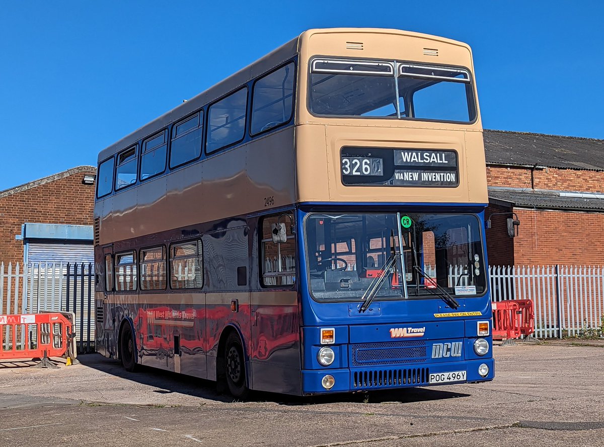 DownOnTheStour's tweet photo. Good morning from Aldridge Transport Museum 👋

It's a morning off classic buses running today &amp; I've bumped into none other than @EnviroExplorer 👏

Right time for Fastline Metrobus on the first run ✅

#DOTS #BusPhotography #bustwitter #metrobus #leylandnational #busveg https://t.co/FzwasyMMT2