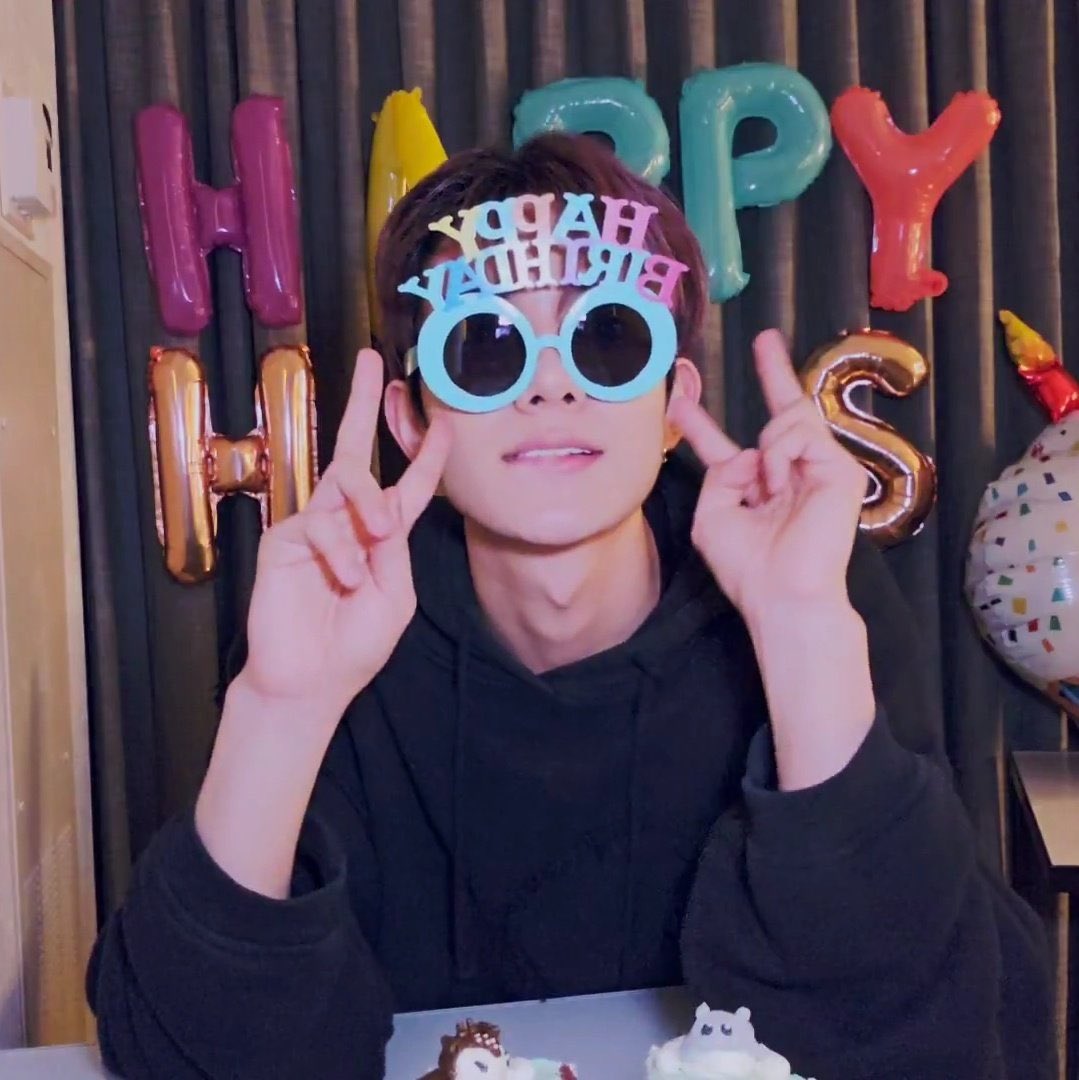 InfiniteGloss_'s tweet photo. Happy Birthday hee!!!!! ❤️ ❤️ ❤️ ❤️ ❤️ ❤️ ❤️

ALL STAR HEESEUNG DAY 
#AceCardHEESEUNG
#낭만으로_가득할_희승이의_계절
#HEESEUNG #희승 https://t.co/Mrlmjln1TT